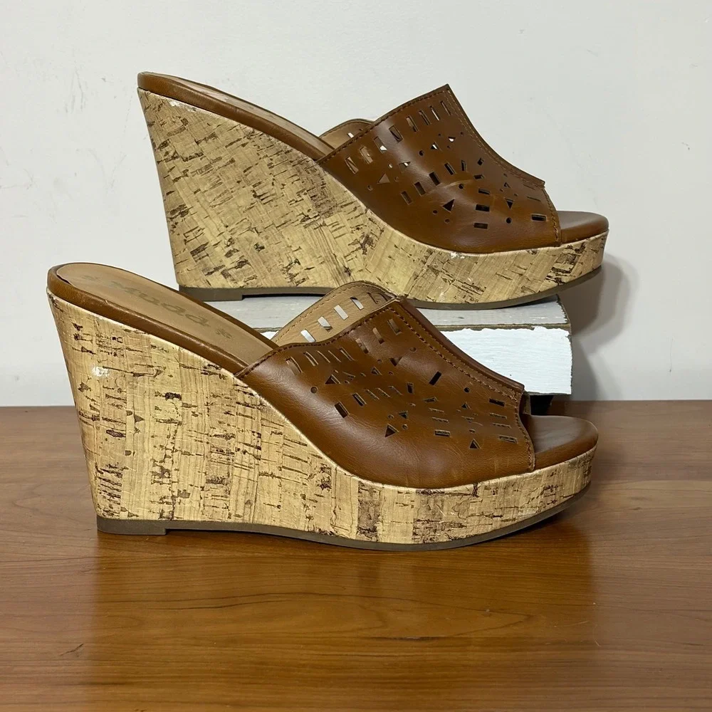 Mudd Womens Khloe Cognac Brown Laser Cut‎ Cork Wedge Platform Sandals Size 8.5
